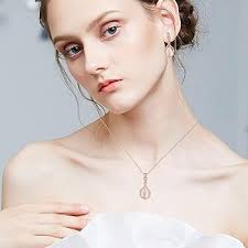 Collier en forme de larme