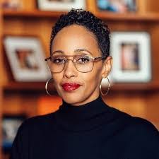 Mimi Strauss's Instagram, Twitter & Facebook