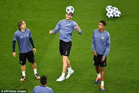 With shobana, suresh gopi, kalyani priyadarshan, dulquer salmaan. Real Madrid Defender Raphael Varane Explains Man Utd Snub Daily Mail Online