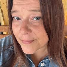 Kathleen Lanphear's Instagram, Twitter & Facebook