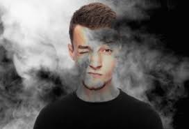 Kun je stoned worden van meeblowen?