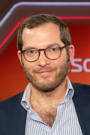 Dabei gehe es um machtmissbrauch und die ausnutzung von arbeitsverhältnissen. Julian Reichelt Wikipedia