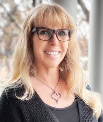 Jill Hart's Instagram, Twitter & Facebook