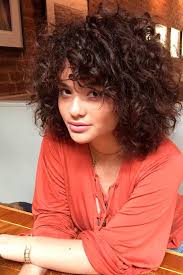 Sassy Short Curly Hairstyles For Women See More Http Lovehairstyles Com Sassy Short Curly Hairstyles Wom Goruntuler Ile Orta Sac Curly Hair Styles Kivircik Sac Modelleri