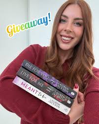 ⋆ LAUREN JACKSON ⋆