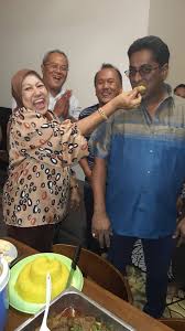 Itu taktik terbaru pelaburan 'dana haji jasman' untuk menipu orang ramai selepas sindiket terbabit dikesan dan disenarai hitam oleh bank negara malaysia pada tahun 2012. Mr Kah Hau Wat On Twitter Boleh Tonton Lihat Sendiri Majlis Makan Smmg Buat Aku Kesian Kpd Mereka Yg Penat Cari Duit Tapi Bagi Pada Penipu Besar Ni Semua Hasil Tak