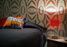 Piastrelle idee parete dietro letto matrimoniale. Nuovi Trend Rivestire Di Mattonelle La Parete Dietro Al Letto