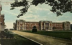 The university campus is set in lovely parkland, north of the city centre in headingley. Historic Headingley Campus Headingley Leeds