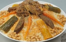 تعرف على أهم الأكلات الشعبية فى مطابخ الدول العربية المشاركة ببطولة الأمم الإفريقية الكسكسى سيد المائدة الجزائرية والموريتانية البصارة بزيت الزيتون أحد الأكلات المشهورة فى المغرب العجة يعشقها التونسيون