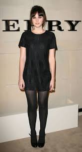 Niente calze color carne sotto gli shorts, se in jeans ancora peggio, o gli hot pants. Collant Perche Non Sono Un Tabu Della Moda E Come Abbinarli Al Meglio