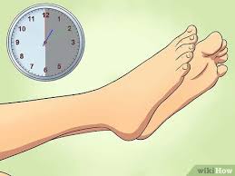 La cheville est une articulation particulièrement fragile et la moindre douleur doit être prise en charge rapidement pour éviter des complications. Comment Soulager Le Mal De Cheville 13 Etapes