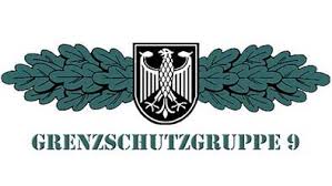 The world he has awakened in is frightening, but he quickly learns that he is. Bundespolizei Die Gsg 9 Der Bundespolizei