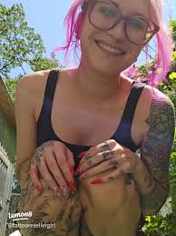 Stylish Gothic Outfit Ideas: Embrace the Hawt Trend!