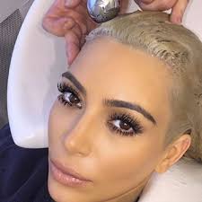 Lil kim flaunts her blonde hair after ending nicki minaj. Kim Kardashian Gets Her Platinum Blonde Hair Touched Up While In Paris Irish Mirror Online