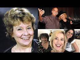 Check spelling or type a new query. Conheca Os Filhos De Debora Duarte E Saiba Como Ela Descobriu Que Nao Era Filha De Lima Duarte Youtube Debora Duarte Lima Duarte Filha