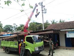 Adapun beberapa wilayah yang mengalami pemadaman listrik, di antaranya, jalan h murtado 8 kelurahan paseban, kecamatan senen, jakarta pusat; Gangguan Listrik Wilayah Bojonegoro Listrik Padam Gangguan Aliran Air Pdam Terjadi Di Wilayah