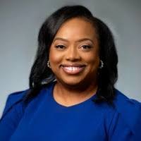 Lisa Downes's Instagram, Twitter & Facebook