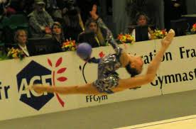 La ginnastica ritmica è una disciplina della ginnastica e uno sport olimpico principalmente femminile, di squadra, individuale o a coppie. Palla Ginnastica Ritmica Wikipedia