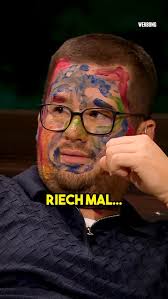 Das Serien-Tattoo 👀🙏🏻 #comedydeutschland #comedyliveshow #humor #funny  #lustig #comedy #lustiges #christall #deutschland 📸 Robert Maschke