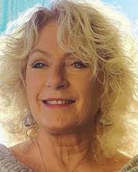 Lana Beasley's Instagram, Twitter & Facebook