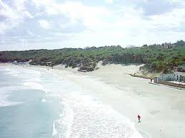 Qui potrete godere dell'influsso positivo e rilassante del mare unito all'energia ed alla vitalità del villaggio che renderanno indimenticabile la vostra vacanza. Torre Dell Orso Salento Torre Dell Orso