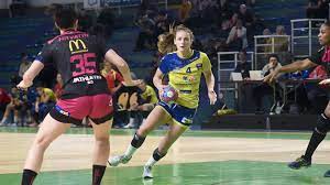 Son équipe fanion évolue en ligue butagaz energie, élite du handball féminin français. Handball L Amandinoise Claire Vautier Meilleure Joueuse De D2f