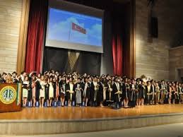 Sevgili öğrencilerimiz, diş hekimliği dekanlar konseyini temsilen dekanımız sayın prof. Istanbul Universitesi Dis Hekimligi 163 Mezun Verdi