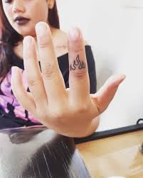 You can also set the curve, add text, image, angels and quotes as well. These 35 Amazing Finger Tattoos Will Awe You Pinky Promise