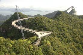 Dari ketinggian 708m di atas paras laut, anda sekeluarga akan menyaksikan panorama indah hutan, gunung dan pulau sekitarnya. Datei Langkawi Sky Bridge Jpg Wikipedia