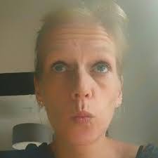 Vivian Blank's Instagram, Twitter & Facebook