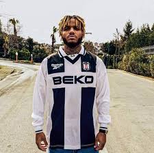 Geçtiğimiz sezon gösterdiği performansla taraftarın sevgilisi konumuna gelen 24 yaşındaki futbolcu, kiralık sözleşmesinin sona ermesinin ardından kulübü. Valentin Rosier Home Facebook