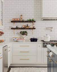 How to make old cabinets look modern? Design Trend 2018 Flat Front Cabinetry Becki Owens