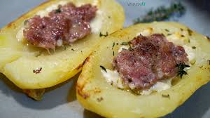 Seguimi su instagram @tavolartegusto e condividi la tua creazione con l'hashtag #tavolartegusto. Patate Al Forno Ripiene Di Salsiccia Ecco A Voi Un Altra Miccia