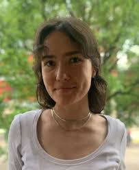 Emily Baxter's Instagram, Twitter & Facebook