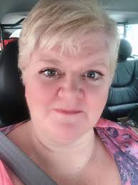 Hello, I'm Tracy and something to know about me is I'm a Derrygirl