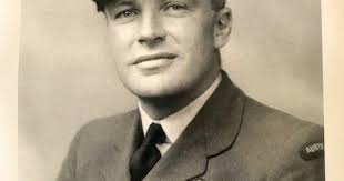 Flying officer Geoffrey Bucknell honoured during last post service