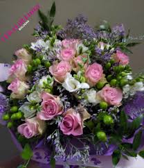 Buon compleanno mamma, con dei fiori speciali. I Fiori Di Luna Buon Compleanno Mamma Un Bouquet Facebook