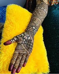 Long Tail Bridal Henna Mehndi Designs Mehndi Creation In 2020 Engagement Mehndi Designs Dulhan Mehndi Designs Mehndi Designs Book