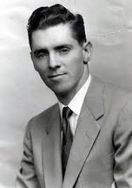 Robin Detweiler's Instagram, Twitter & Facebook