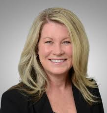 Jennifer Kulas's Instagram, Twitter & Facebook