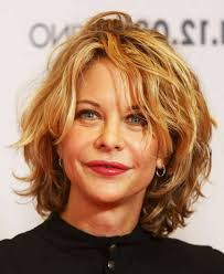 Toutefois, la coupe de cheveux demeure jusqu'à ce jour. Modele De Coiffure Pour Femme De 50 Ans Valorisant Le Visage