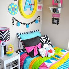 A matching ruffled or frilly bed skirt and pillow shams will further accentuate a classic girly theme. 11 Bedroom Ideas For Little Girls