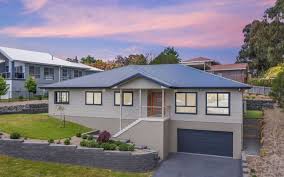 Armidale is a city in the northern tablelands, new south wales, australia. 11 Illallangi Close Armidale Nsw 2350 Domain