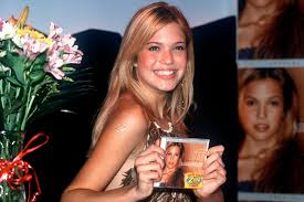 The this is us actress shared the news on tuesday on her instagram account. Mandy Moore Instagram Throwback Photos People Com
