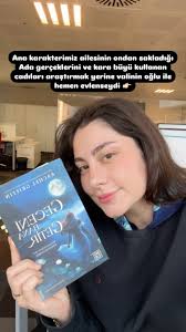 Size @athicabooks 'tan akıcı bir kitabıyla geldimm 🌊💙, Yazarın kalemi o  kadar güzeldi ki, konu çok soft olmamasına rağmen beni sanki huzurlu bir  masala sürükledi. Böylece kitaba hemen dalabildim, ...