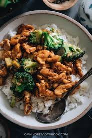 Dab chicken dry with paper towels. Chicken And Broccoli Chinese Takeout Style Omnivore S Cookbook