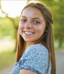 Bailey Burdett's Instagram, Twitter & Facebook