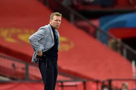 In julian nagelsmann, the coach of rb leipzig, he will see a driven man who desperately wanted to be a footballer jose mourinho is repeatedly battling suggestions that his style belongs in the past. Grosskariertes Sakko Und Kleinkarierte Hater Julian Nagelsmann Im Modischen Abseits Gq Germany