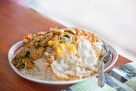 Build and survive with your friends. Pad Krapao Moo Wurzig Gebratenes Schweinefleisch Mit Thai Heilige Basilikum Und Chili Lizenzfreie Fotos Bilder Und Stock Fotografie Image 24404737