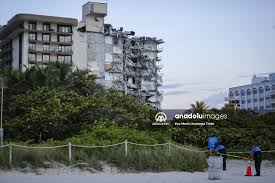 Al menos 51 personas se encuentran desaparecidas después del derrumbe parcial de un edificio de doce pisos en surfside, en miami beach. Ww2491ibeqkysm